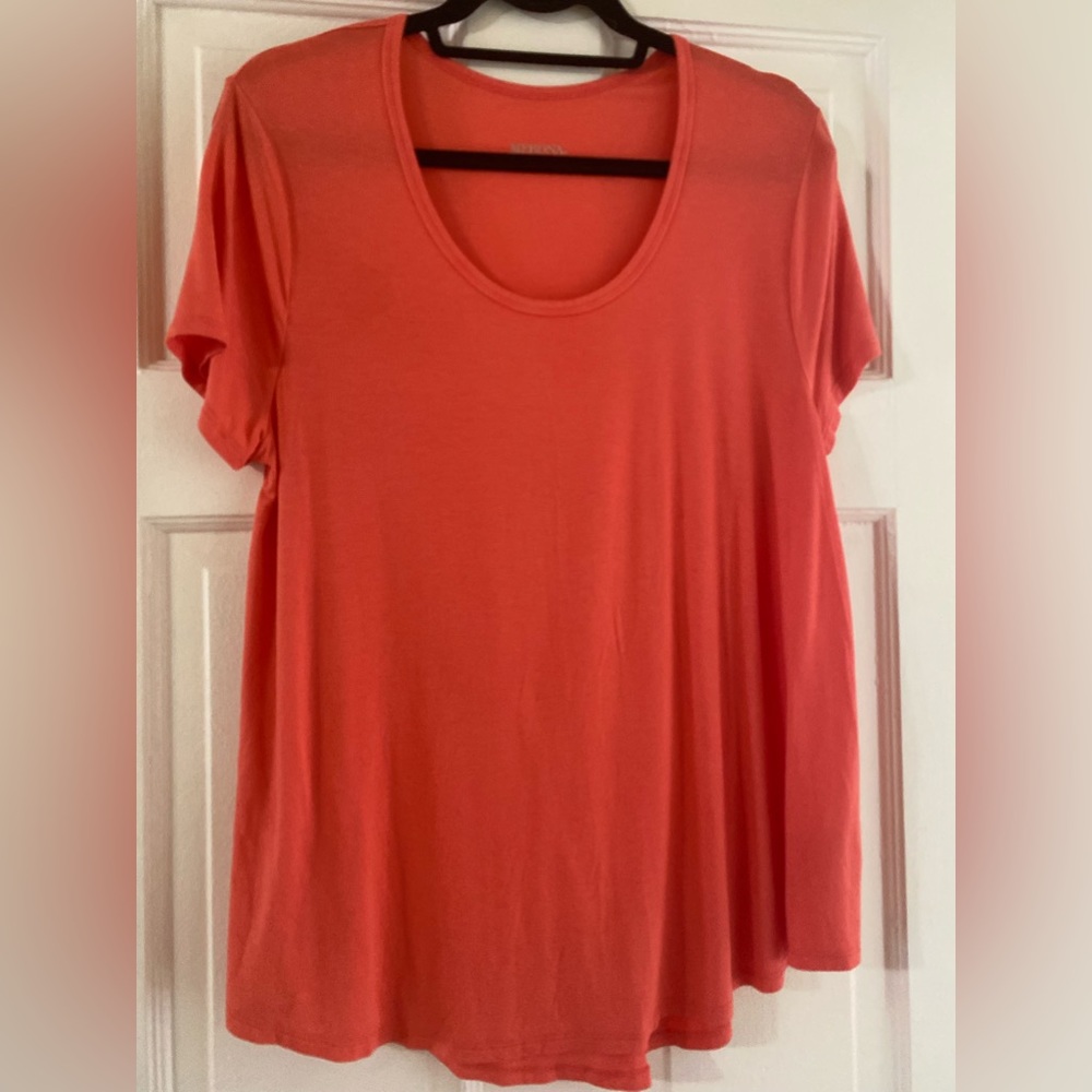 Women Large top loose and flowing top